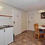 Apartment Poststrasse 32a 01 *